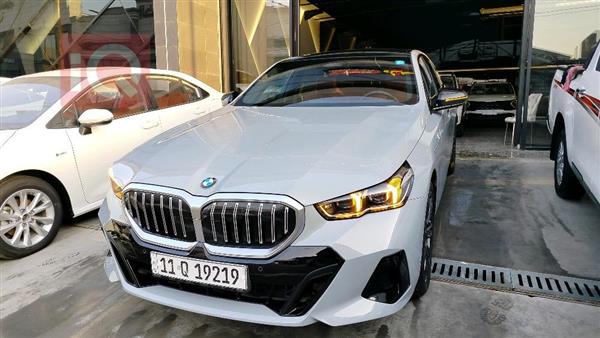 بی ئێم دەبڵیو سیریەس 5 2025  بۆ فرۆشتن لە عێراق -  بەغداد